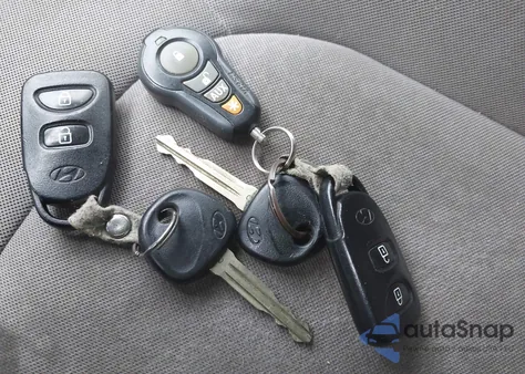 2010 Hyundai Tucson Gls z USA, uszkodzony, nr VIN KM8JT3AC3AU079630